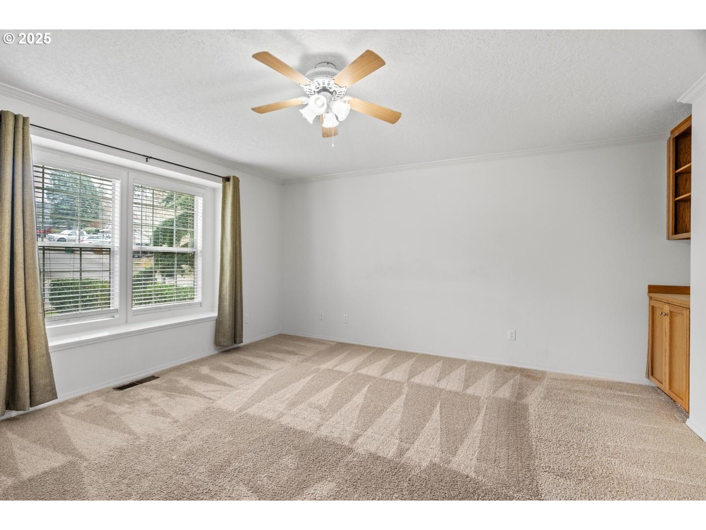 16718 Southwest Hargis Road Beaverton, OR 97007 - Photo 22 of 47 Primary Bedroom