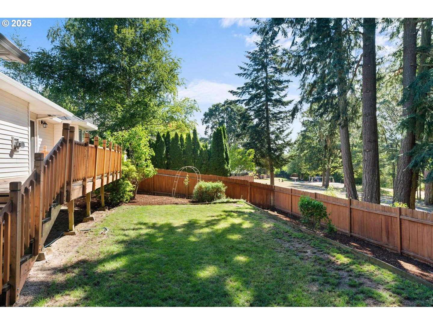 16718 Southwest Hargis Road Beaverton, OR 97007 - Photo 37 of 47 Yard