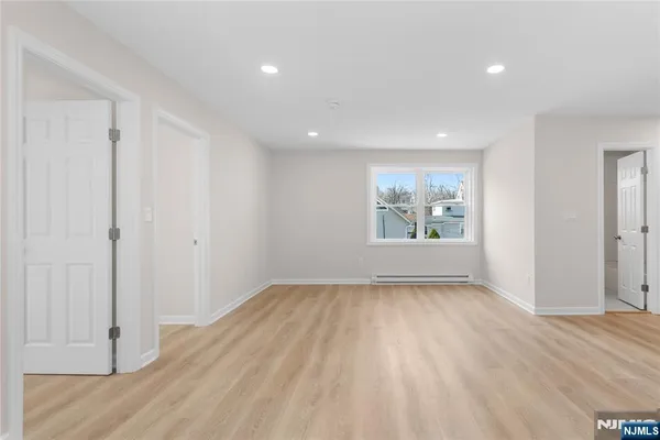 $2,200 | 127 Main Street, Unit 2B, Bloomingdale, NJ 07403