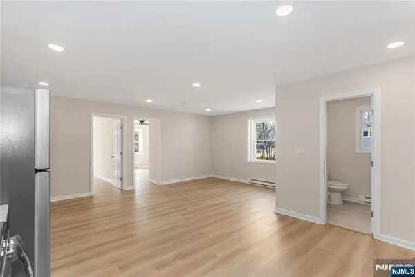$2,200 | 127 Main Street, Unit 2B, Bloomingdale, NJ 07403