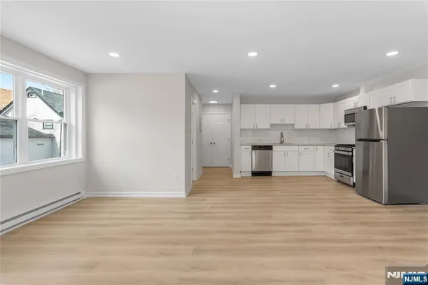 $2,200 | 127 Main Street, Unit 2B, Bloomingdale, NJ 07403