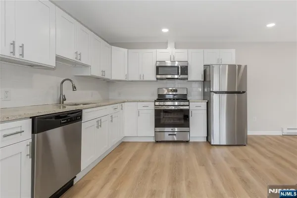 $2,200 | 127 Main Street, Unit 2B, Bloomingdale, NJ 07403