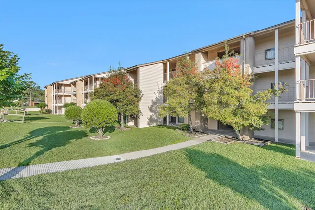 $155,000 | 306 D Lakeview Terrace, Unit 306D, Montgomery, TX 77356