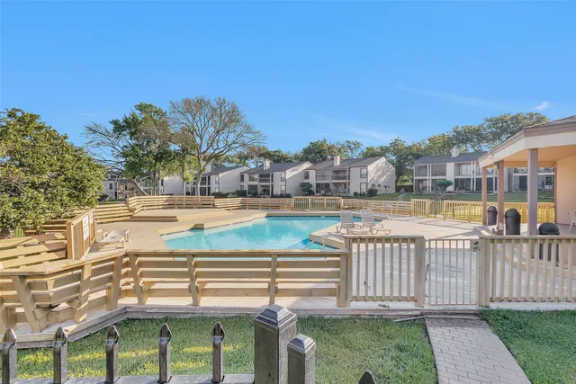 $155,000 | 306 D Lakeview Terrace, Unit 306D, Montgomery, TX 77356