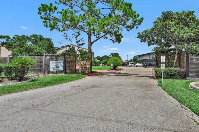 $155,000 | 306 D Lakeview Terrace, Unit 306D, Montgomery, TX 77356