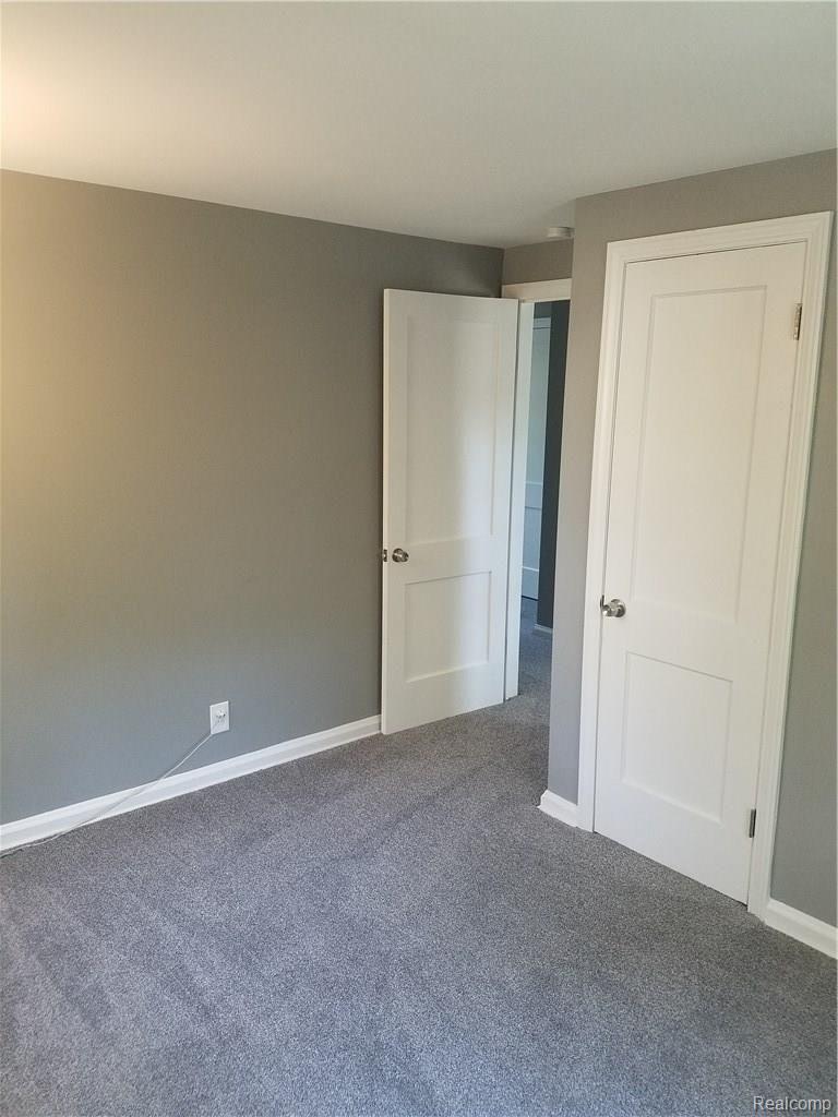 2180 Hampton Road Grosse Pointe, MI 48236 - Photo 24 of 37 20171019_113517.jpg