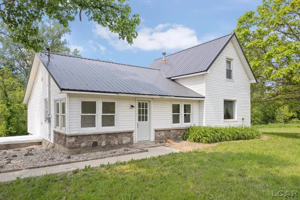 $198,000 | 11943 Highway 223, Manitou Beach, MI 49253