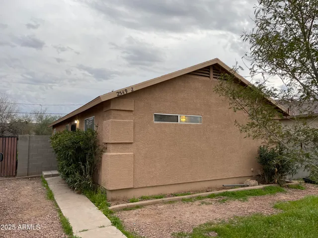 $2,399 | 2549 East Chipman Road, Unit 2, Phoenix, AZ 85040