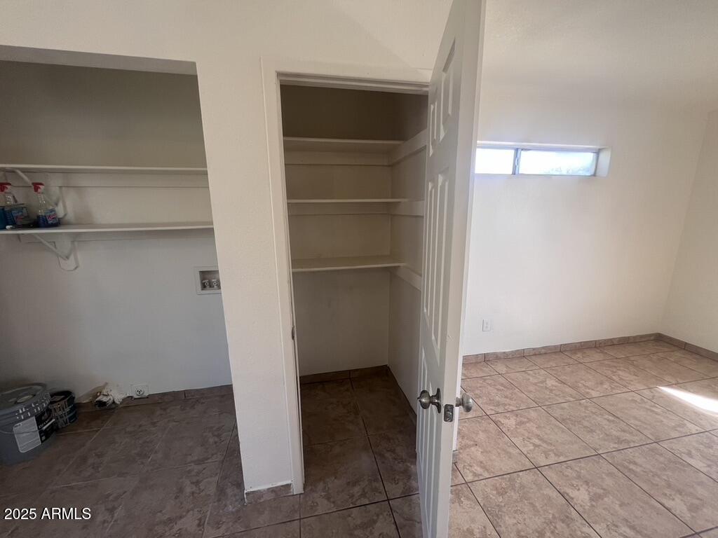 2549 East Chipman Road, Unit 2 Phoenix, AZ 85040 - Photo 11 of 37 96371332-0536-4316-B537-EF2D96B57217_1_1