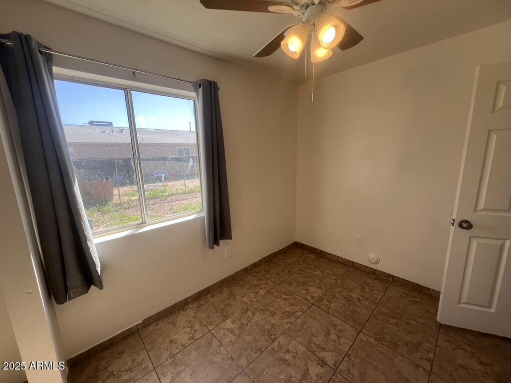 2549 East Chipman Road, Unit 2 Phoenix, AZ 85040 - Photo 15 of 37 2E564A3D-7BDE-433B-854A-DD9D657059A4_1_1