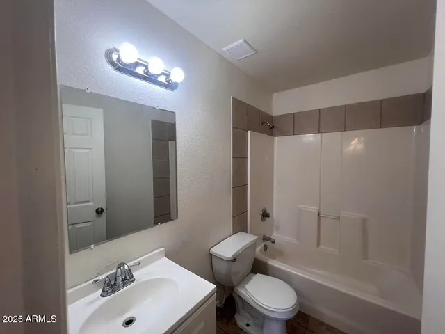 $2,399 | 2549 East Chipman Road, Unit 2, Phoenix, AZ 85040