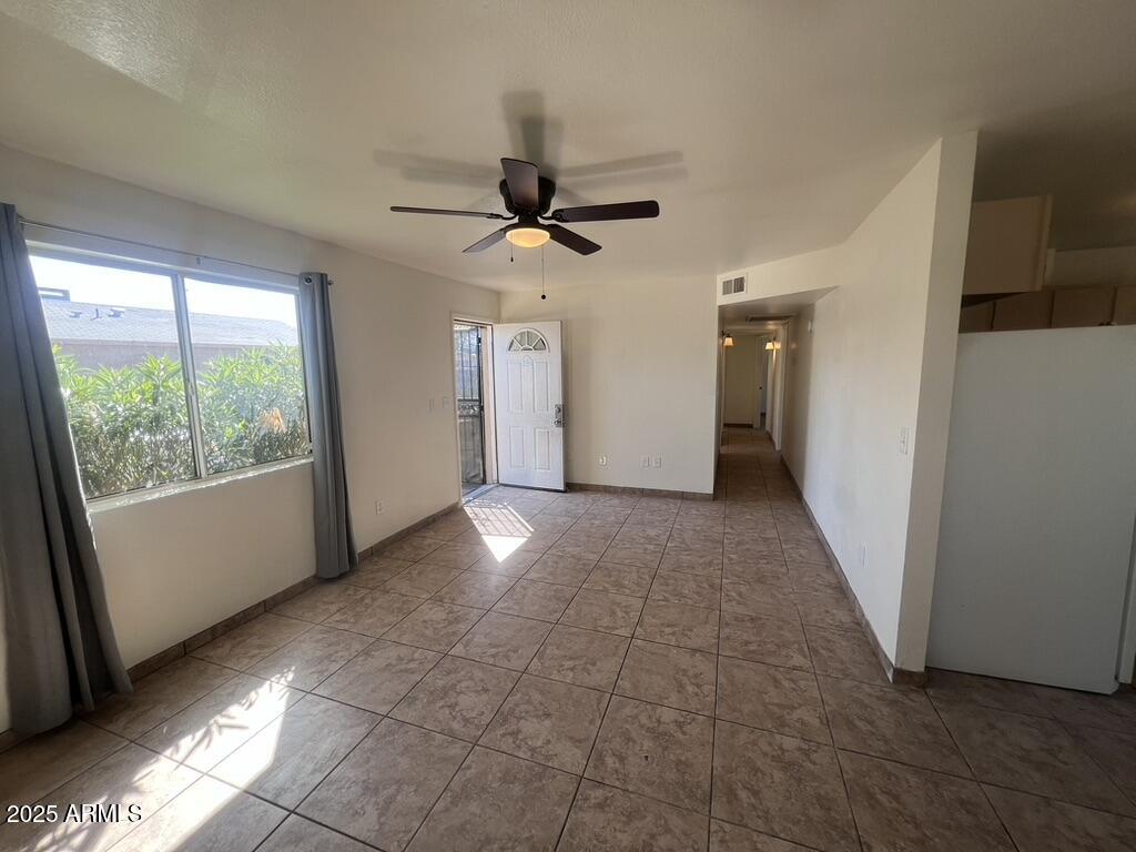 2549 East Chipman Road, Unit 2 Phoenix, AZ 85040 - Photo 6 of 37 B58F4142-7C88-49BB-92AE-305B4FAC903E_1_1