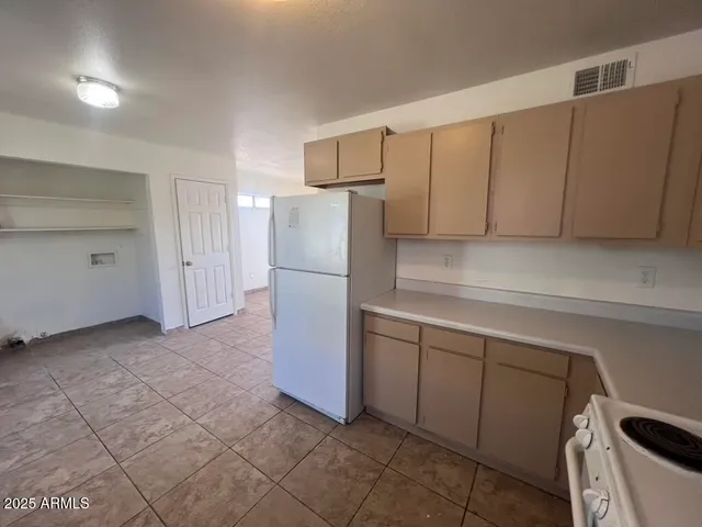 $2,399 | 2549 East Chipman Road, Unit 2, Phoenix, AZ 85040