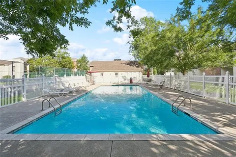 $129,900 | 1512 Parkview Boulevard, Unit 1512, Mandeville, LA 70471
