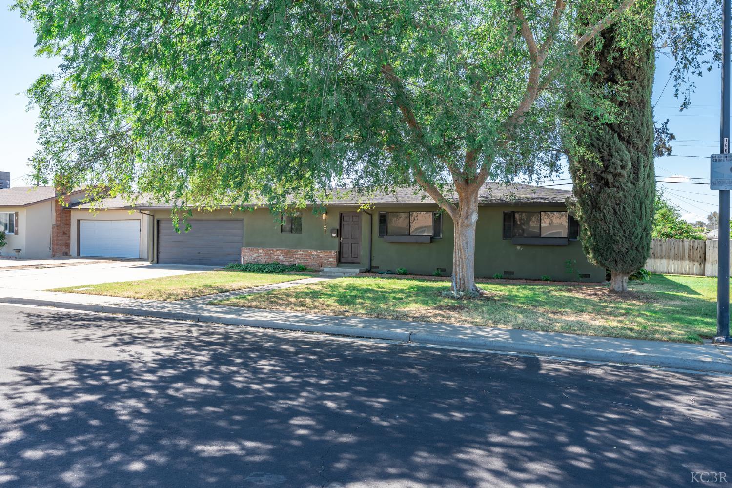 161 West Spring Lane Lemoore, CA 93245 - Photo 3 of 34 Gallery Image 3