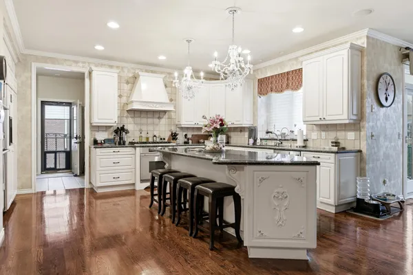 $1,700,000 | 5520 Whitehall Boulevard, Rochester, MI 48306