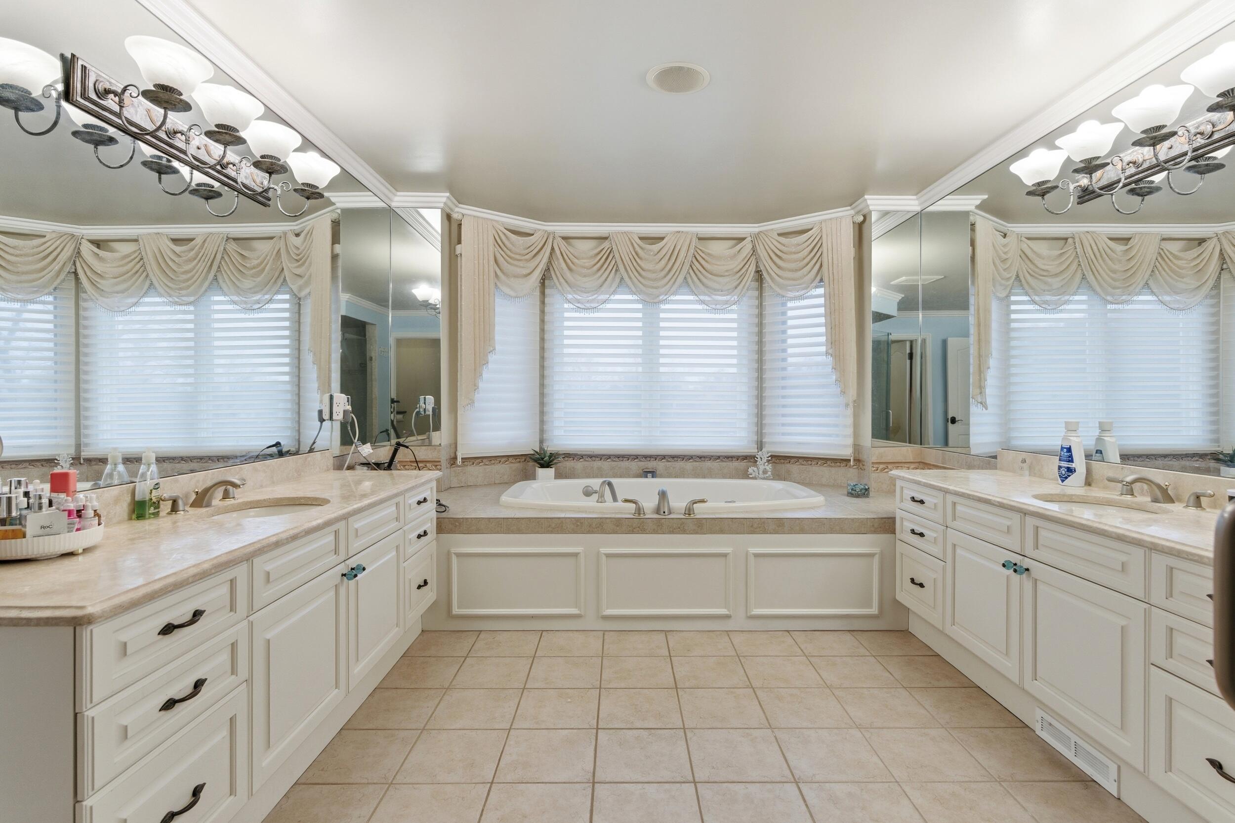 5520 Whitehall Boulevard Rochester, MI 48306 - Photo 40 of 103 239