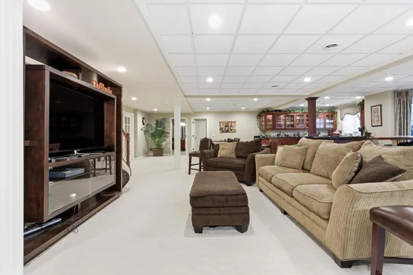 $1,700,000 | 5520 Whitehall Boulevard, Rochester, MI 48306