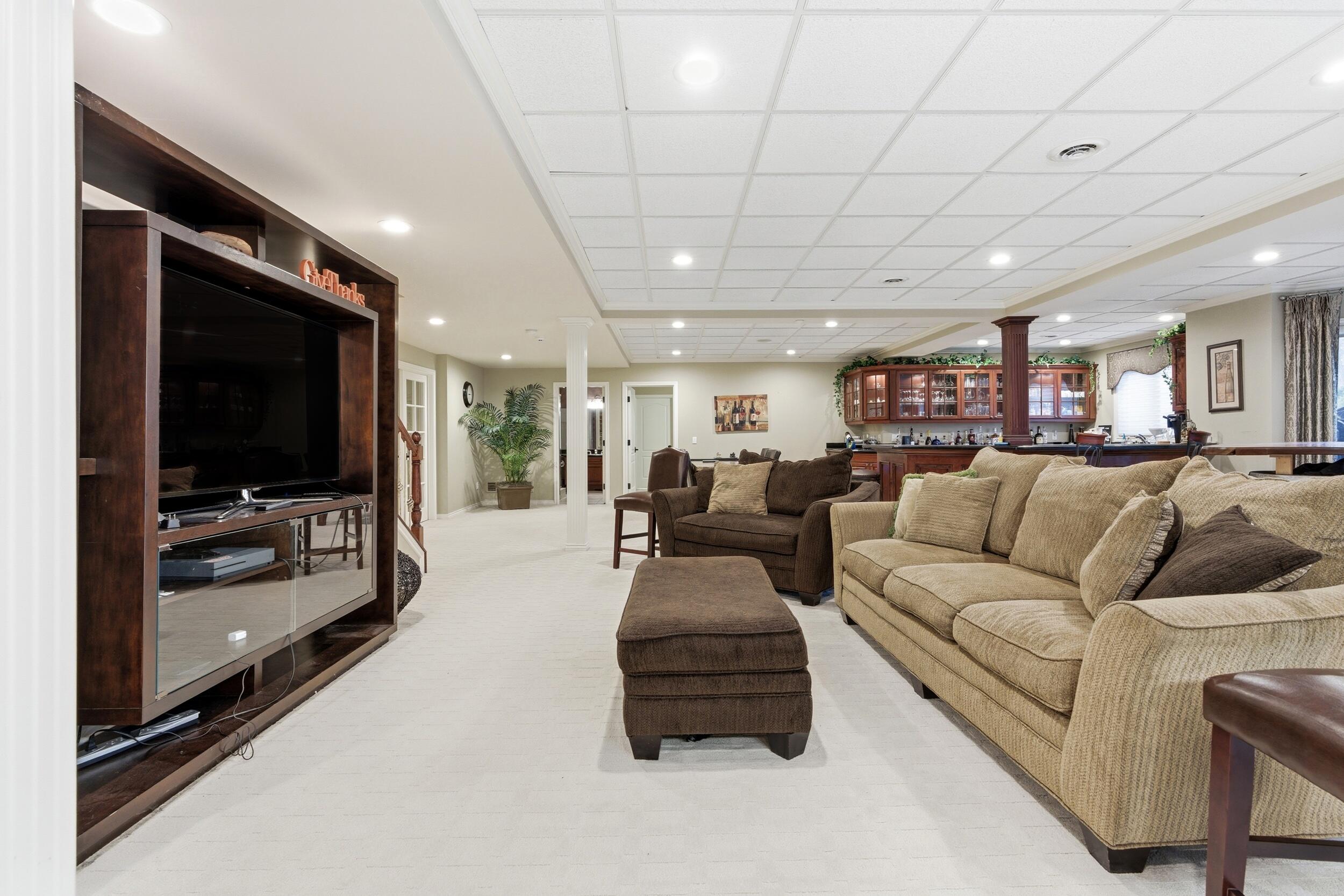 5520 Whitehall Boulevard Rochester, MI 48306 - Photo 57 of 103 309