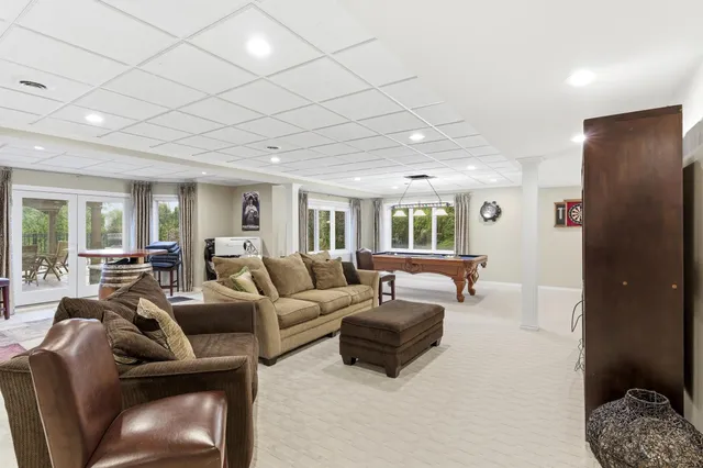 $1,775,000 | 5520 Whitehall Boulevard, Rochester, MI 48306