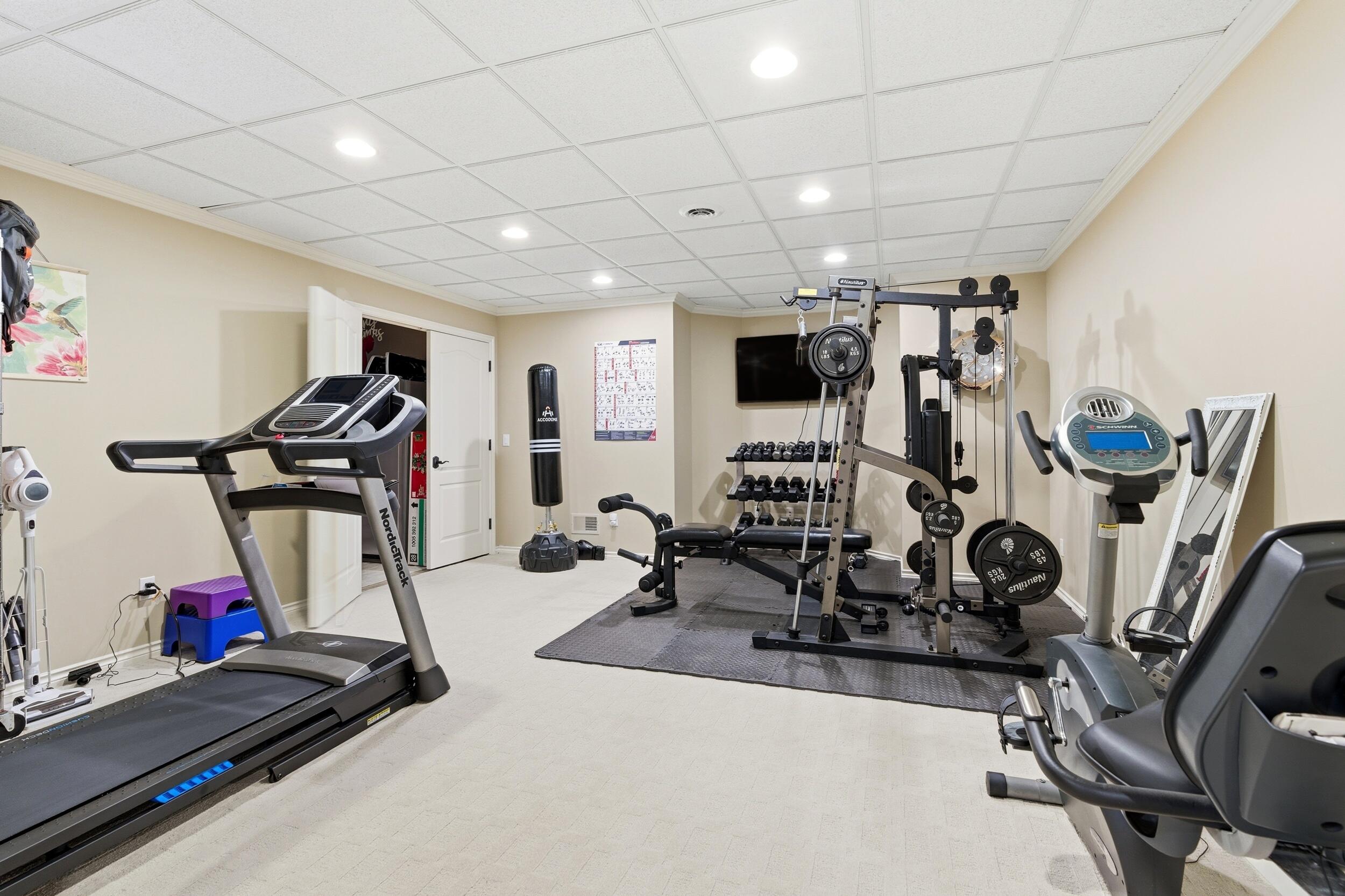 5520 Whitehall Boulevard Rochester, MI 48306 - Photo 69 of 103 334