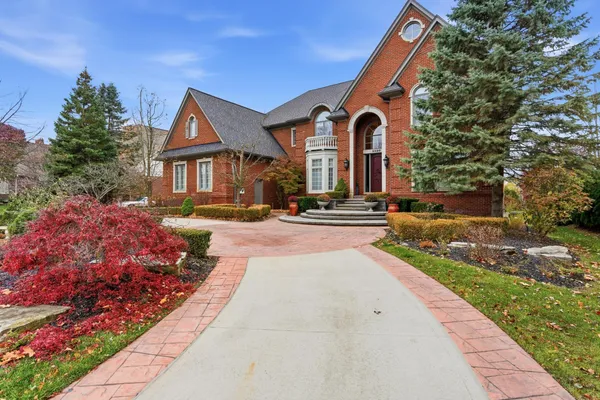 $1,700,000 | 5520 Whitehall Boulevard, Rochester, MI 48306