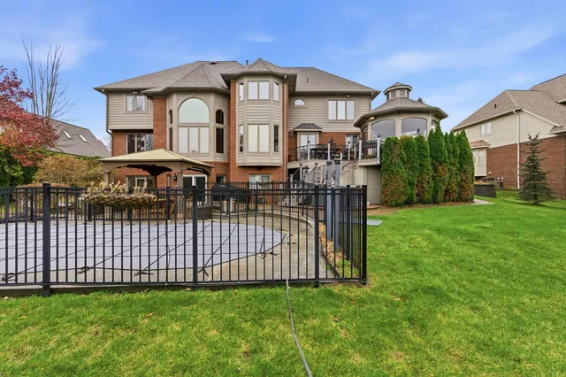 $1,775,000 | 5520 Whitehall Boulevard, Rochester, MI 48306