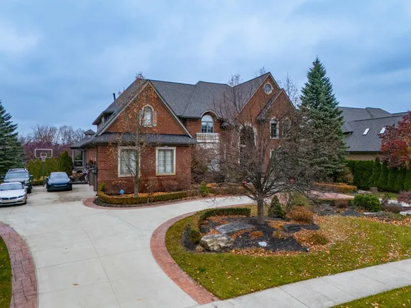 $1,700,000 | 5520 Whitehall Boulevard, Rochester, MI 48306