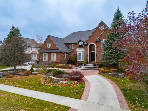 $1,700,000 | 5520 Whitehall Boulevard, Rochester, MI 48306