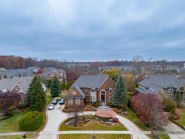 $1,775,000 | 5520 Whitehall Boulevard, Rochester, MI 48306