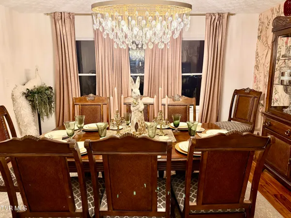$695,000 | 11516 Frederick Road, Coeburn, VA 24230