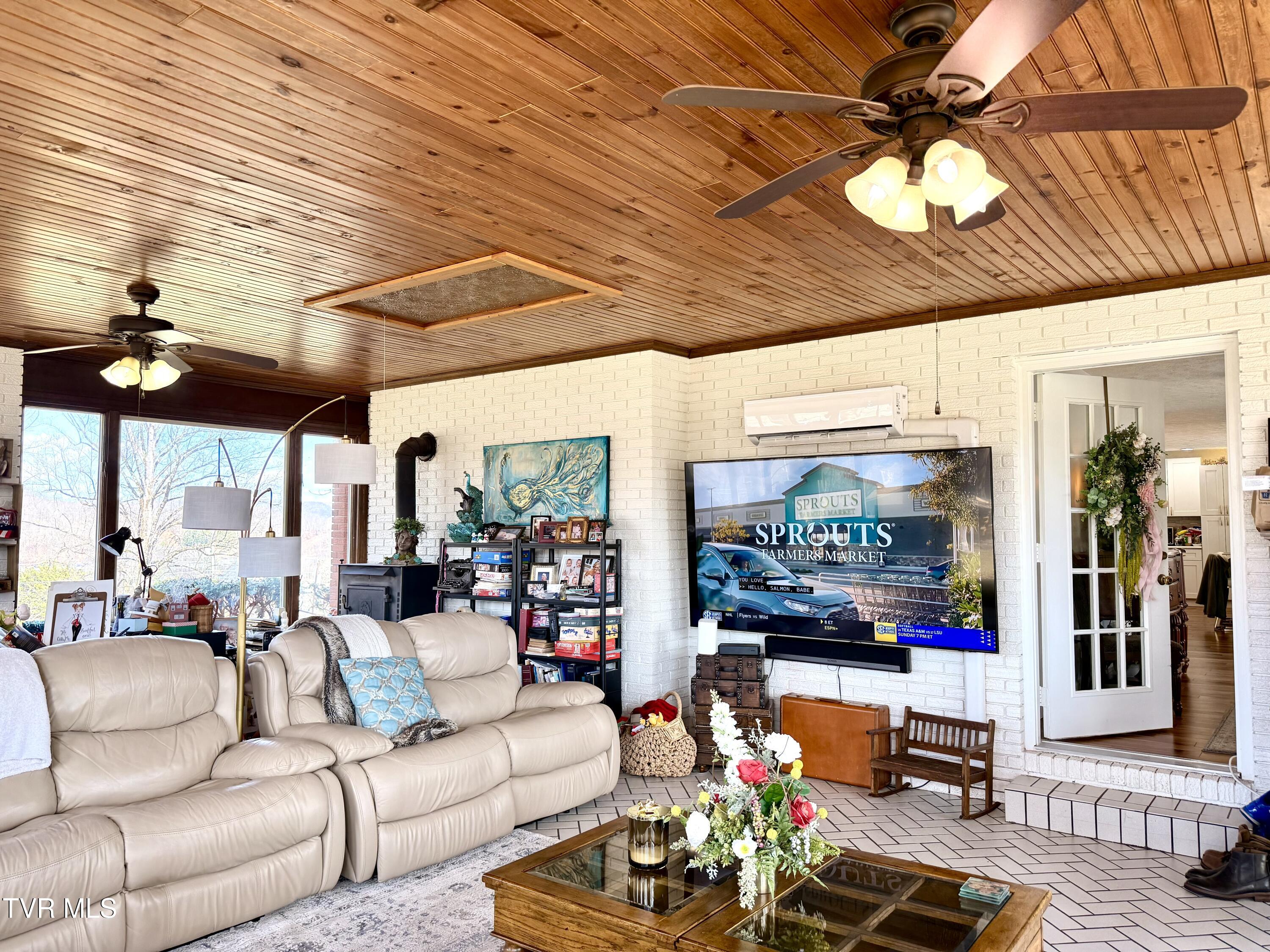 11516 Frederick Road Coeburn, VA 24230 - Photo 67 of 90 IMG_9823