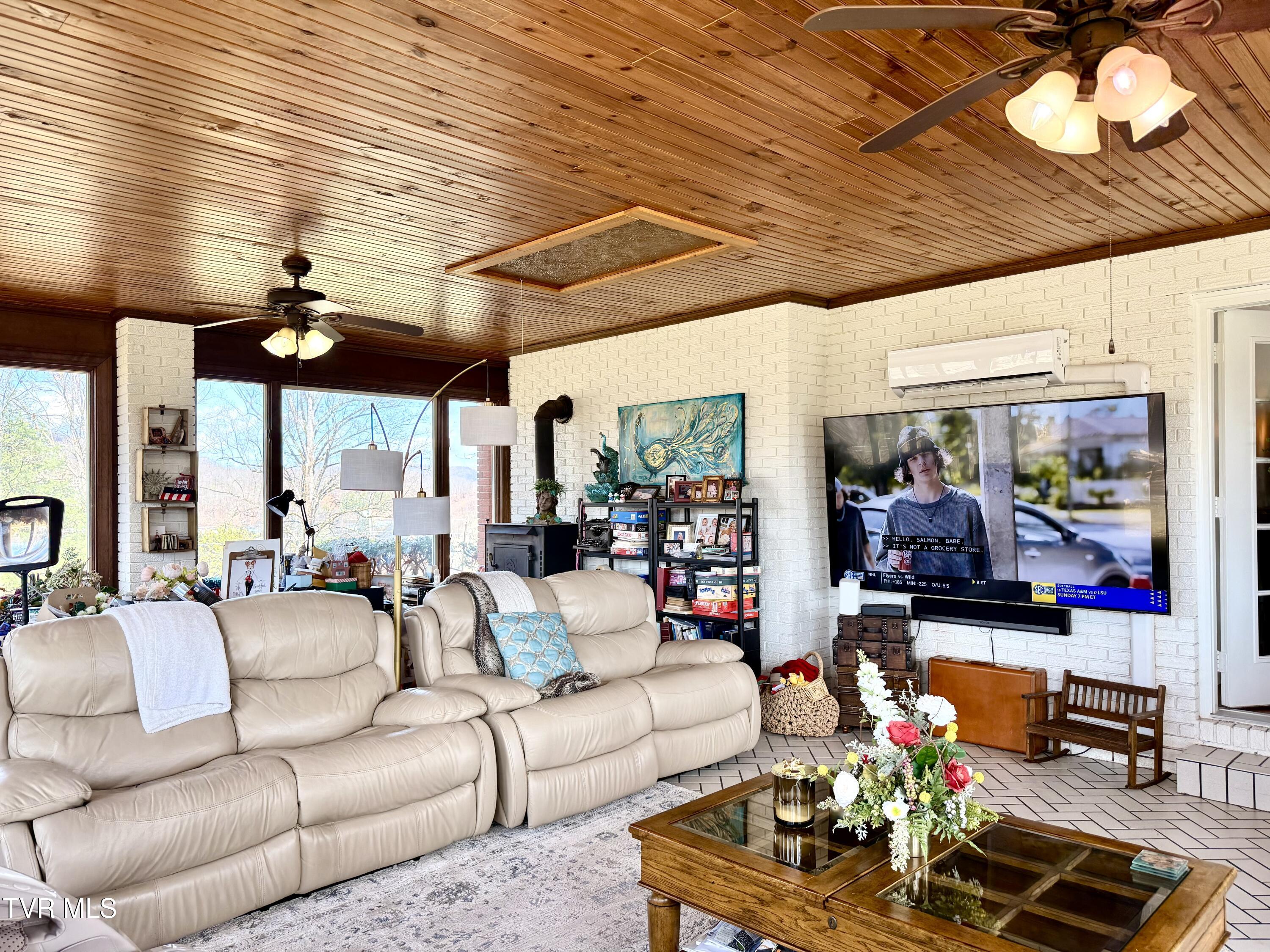 11516 Frederick Road Coeburn, VA 24230 - Photo 70 of 90 IMG_9824