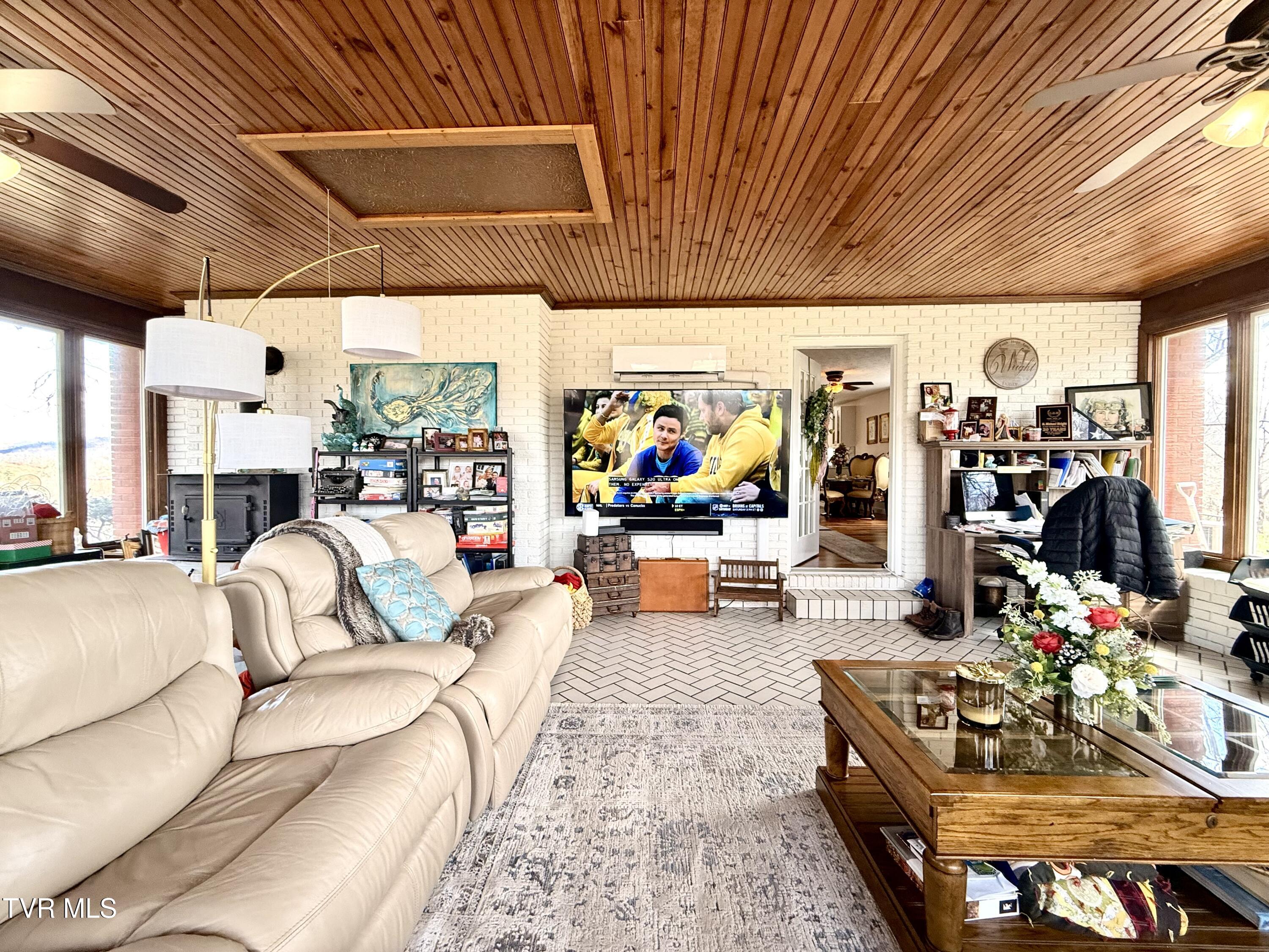 11516 Frederick Road Coeburn, VA 24230 - Photo 71 of 90 IMG_9827