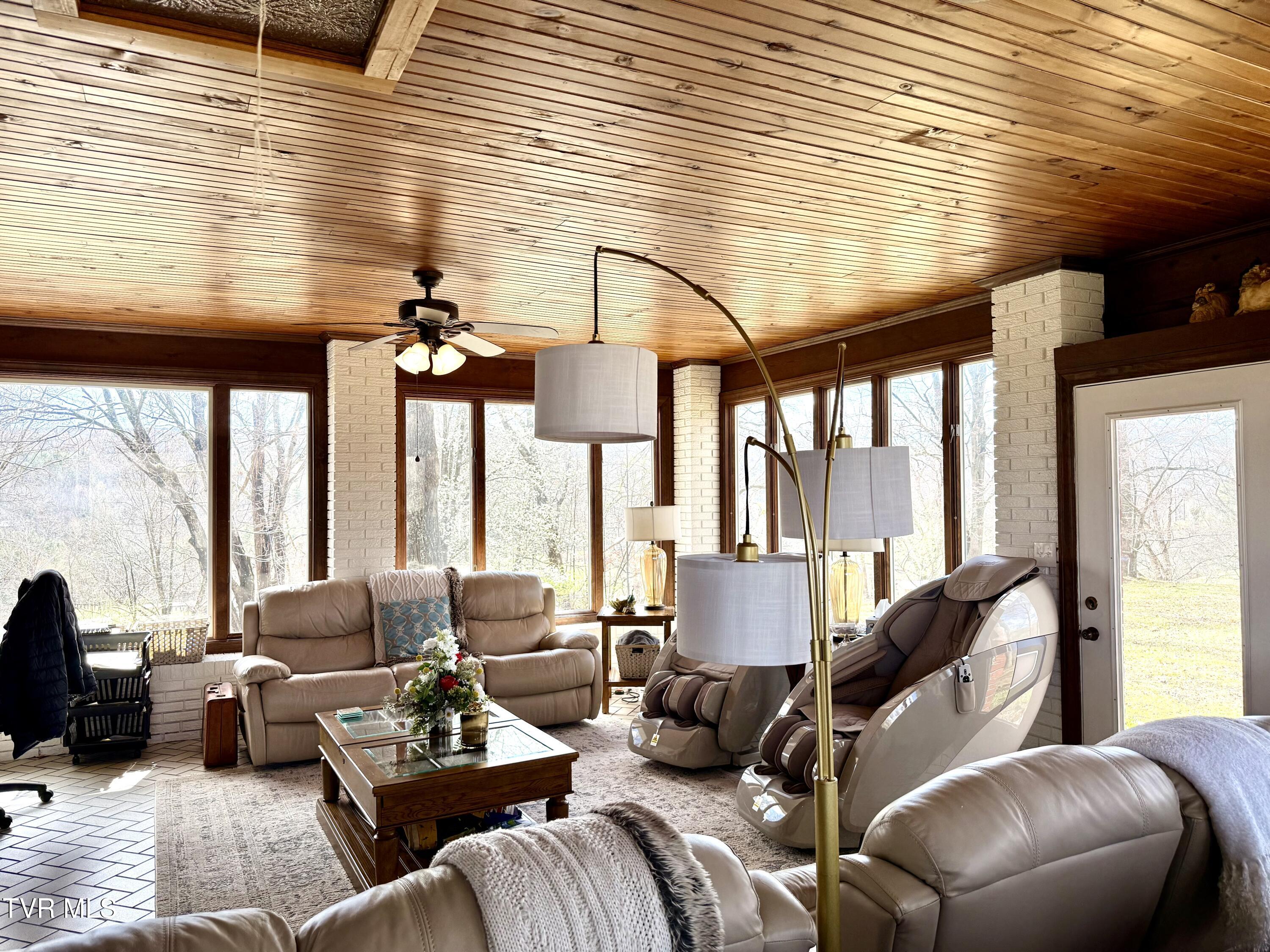 11516 Frederick Road Coeburn, VA 24230 - Photo 73 of 90 IMG_9820