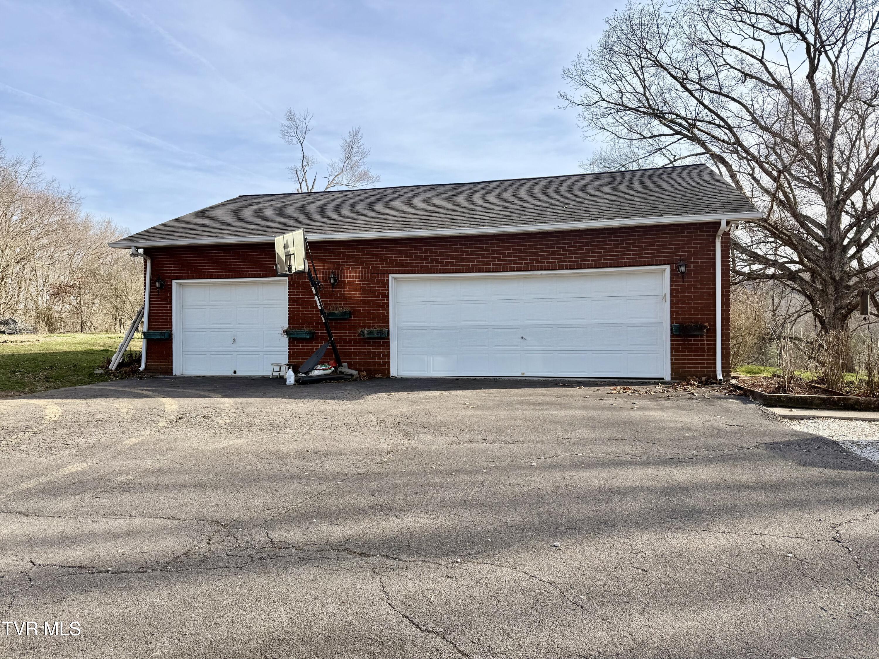 11516 Frederick Road Coeburn, VA 24230 - Photo 81 of 90 IMG_9878