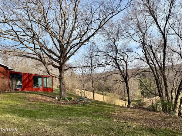$695,000 | 11516 Frederick Road, Coeburn, VA 24230