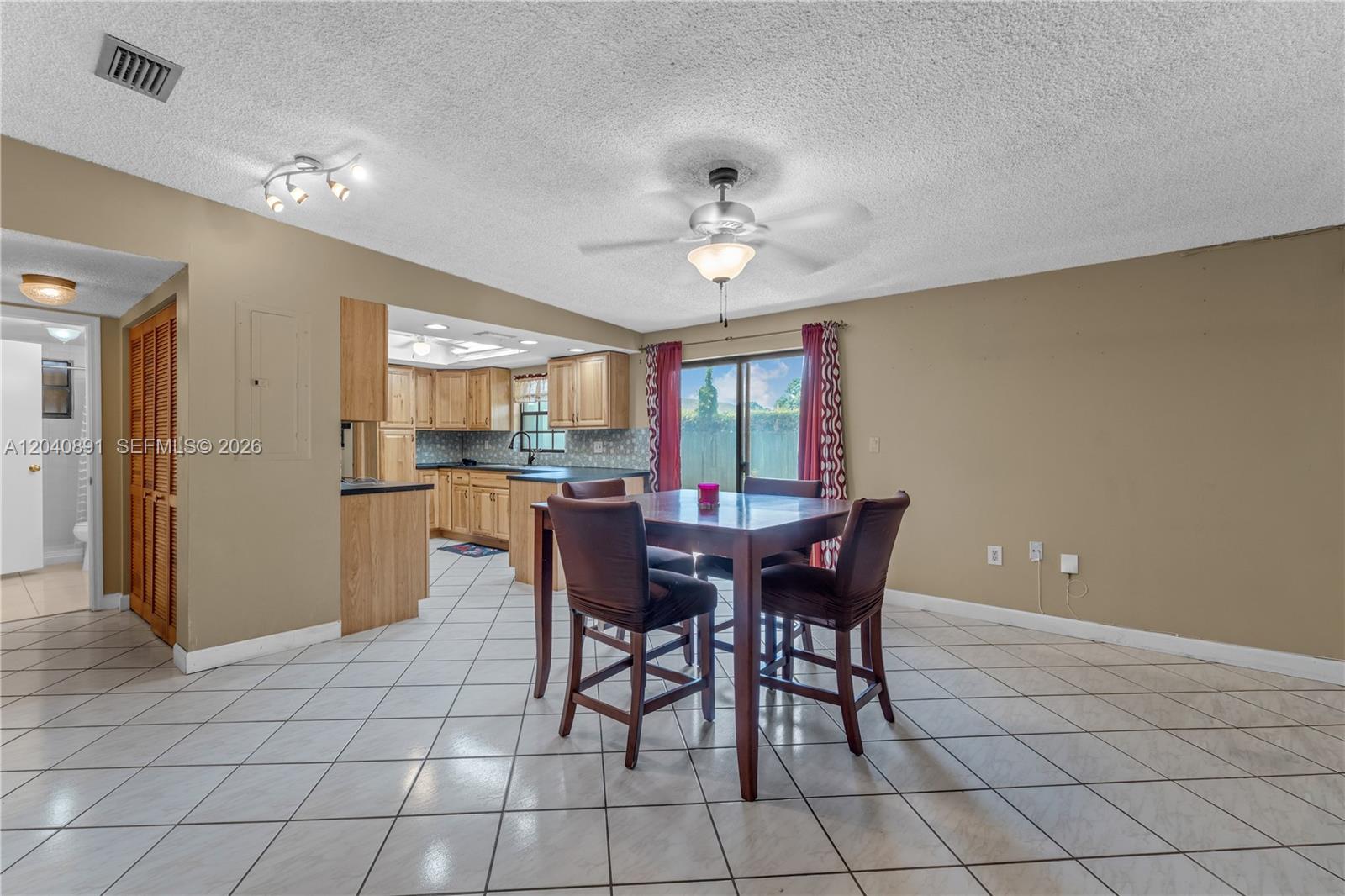 6860 Southwest 18th Street Miami, FL 33155 - Photo 8 of 35
