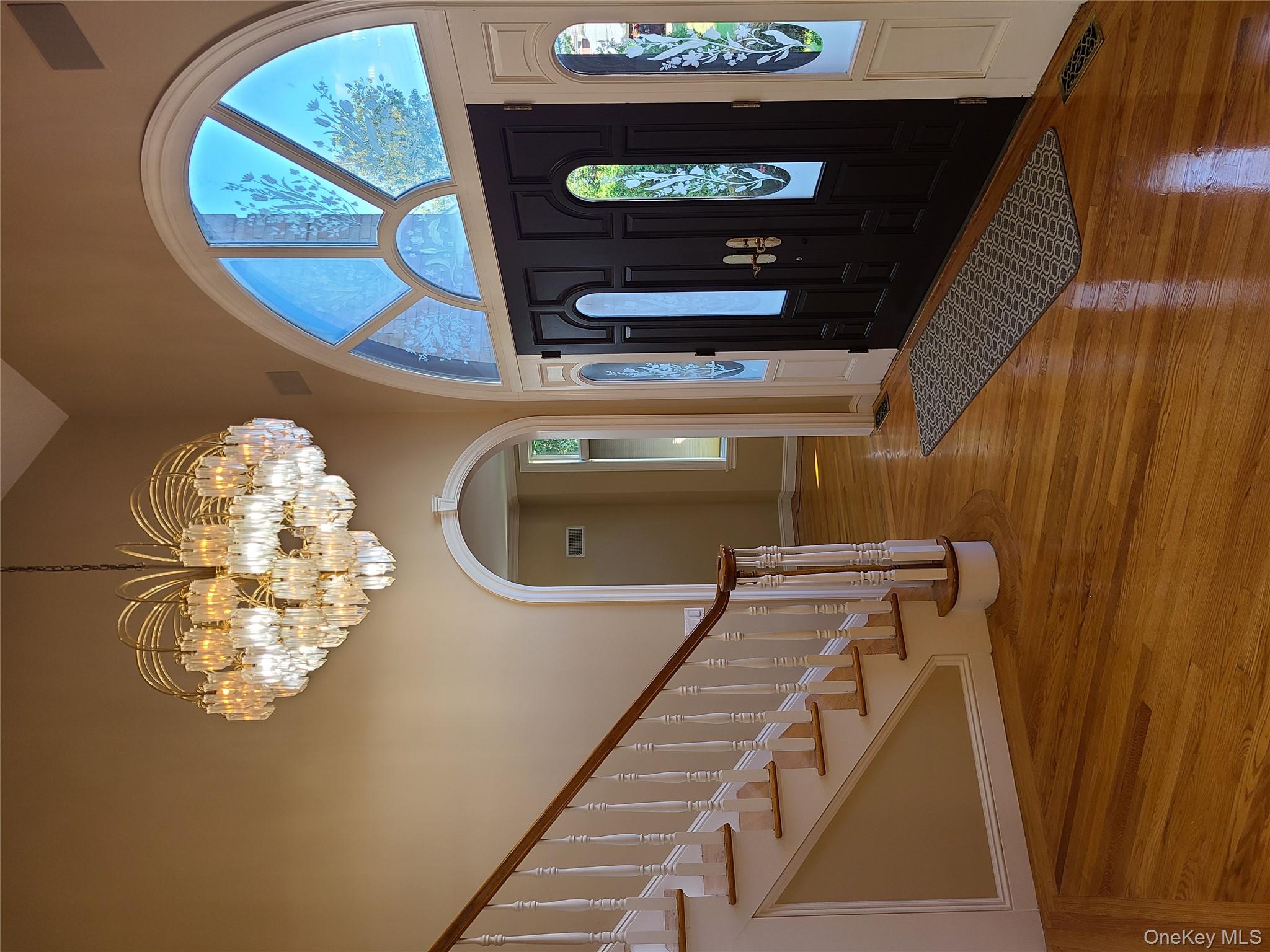 14 Potters Lane New Rochelle, NY 10805 - Photo 2 of 14 a view of hall way with furniture