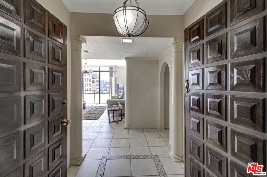 10535 Wilshire Boulevard, Unit 1701 Los Angeles, CA 90024 - Photo 3 of 18 a view of a entryway with furniture