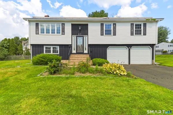 $349,900 | 67 Sunnyfield Drive, Windsor, CT 06095
