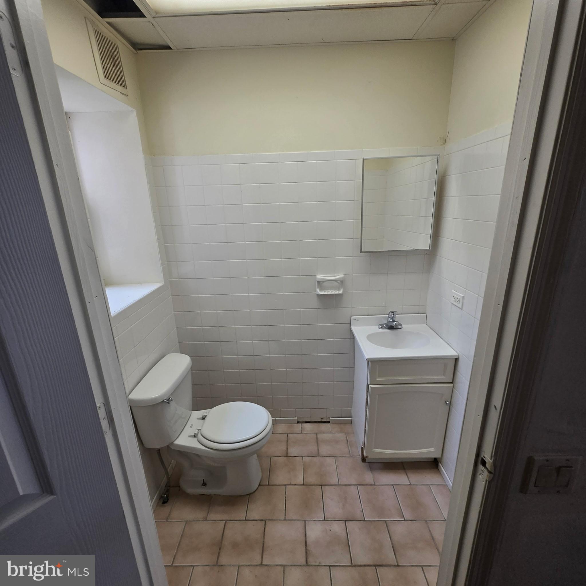 4541 North 16th Street Philadelphia, PA 19140 - Photo 7 of 8