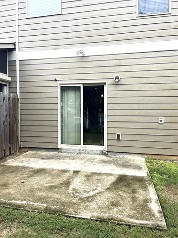 a view of a entryway of the house
