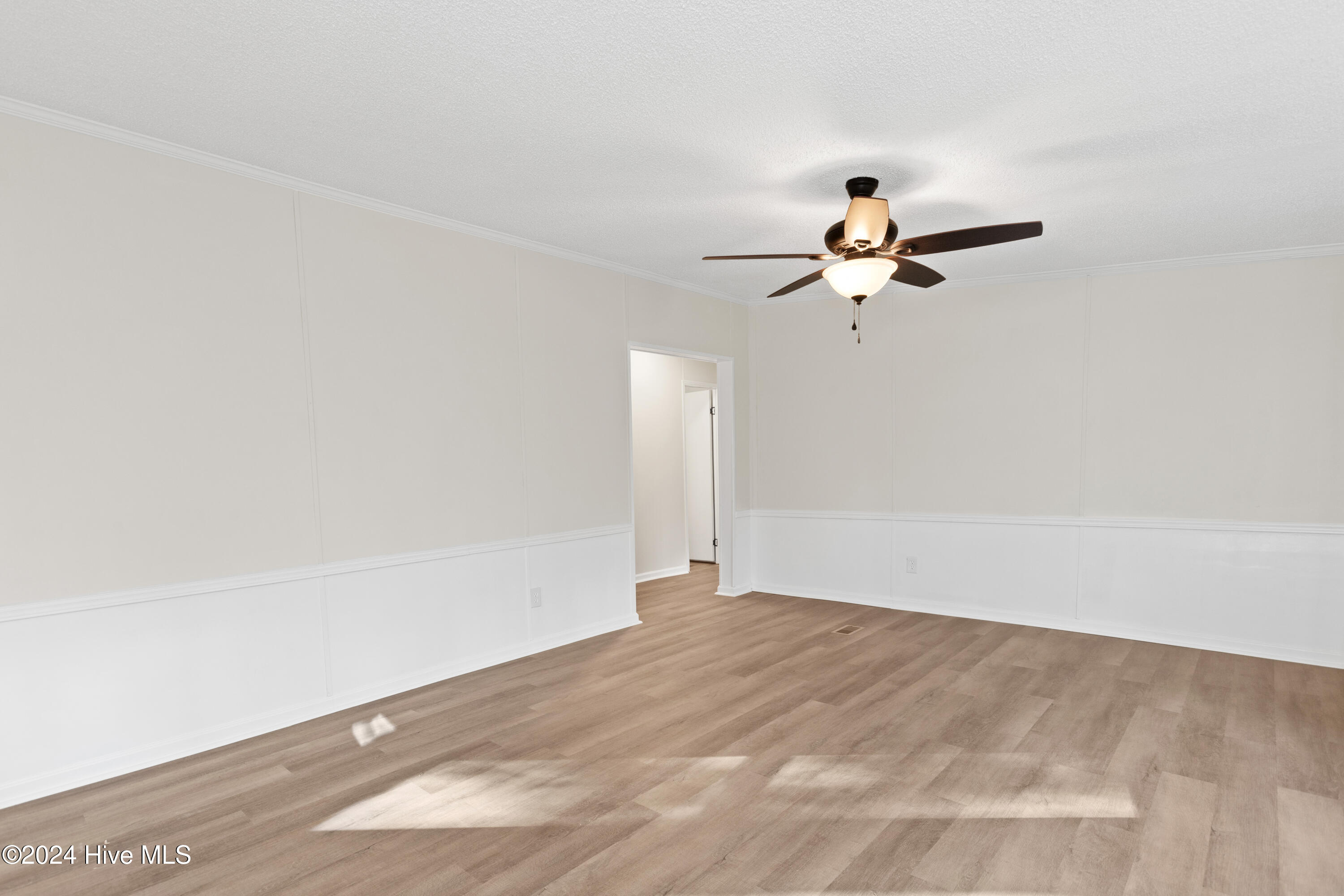 1185 Henderson Road Jacksonville, NC 28540 - Photo 4 of 34 04
