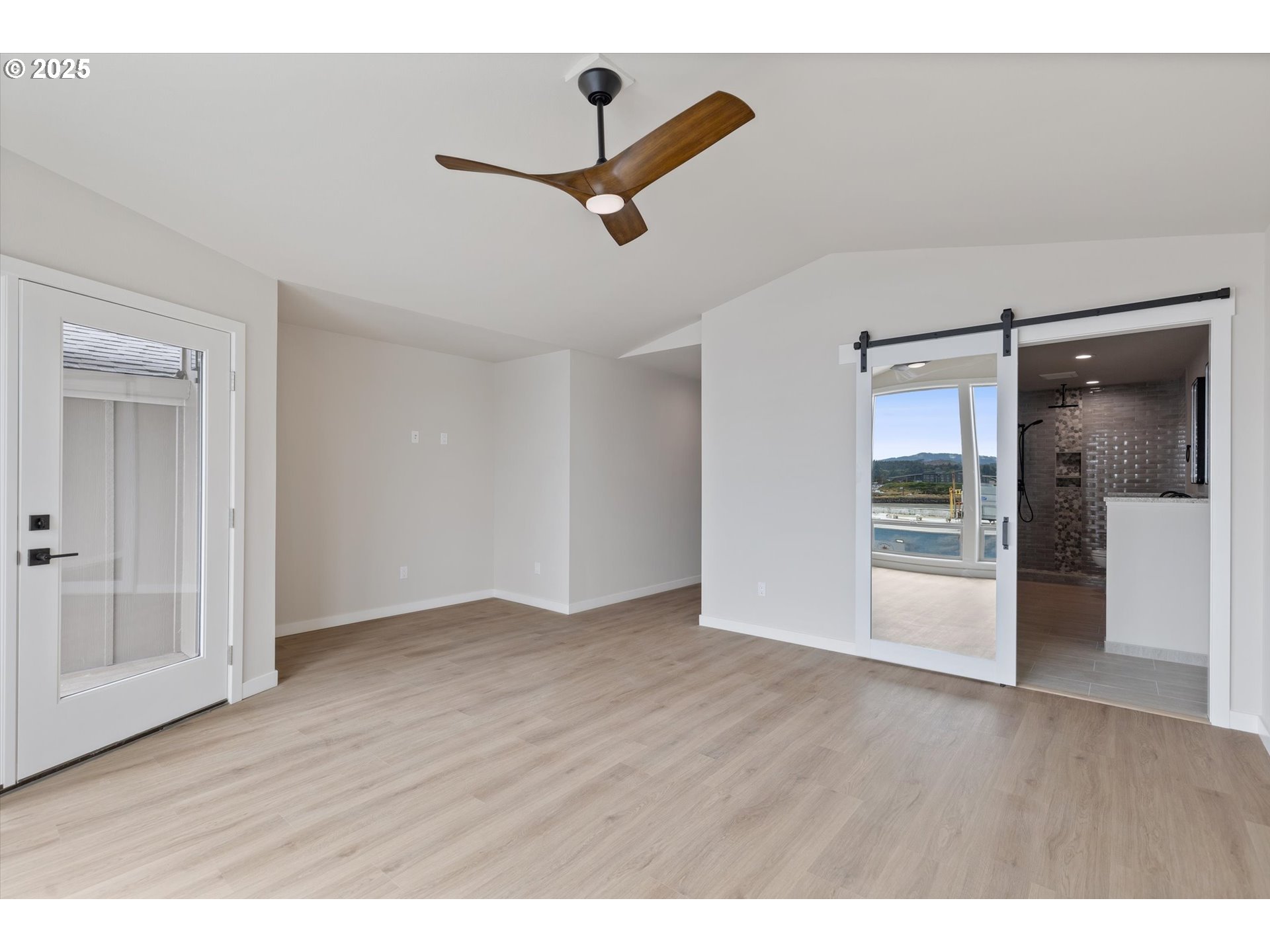 815 Southwest 13th Street, Unit 3 Newport, OR 97365 - Photo 15 of 30