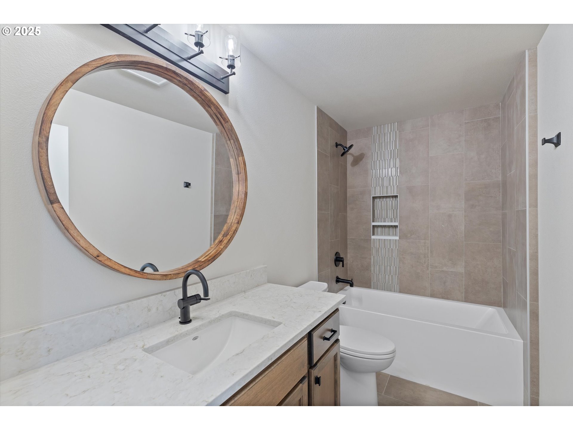 815 Southwest 13th Street, Unit 3 Newport, OR 97365 - Photo 28 of 30