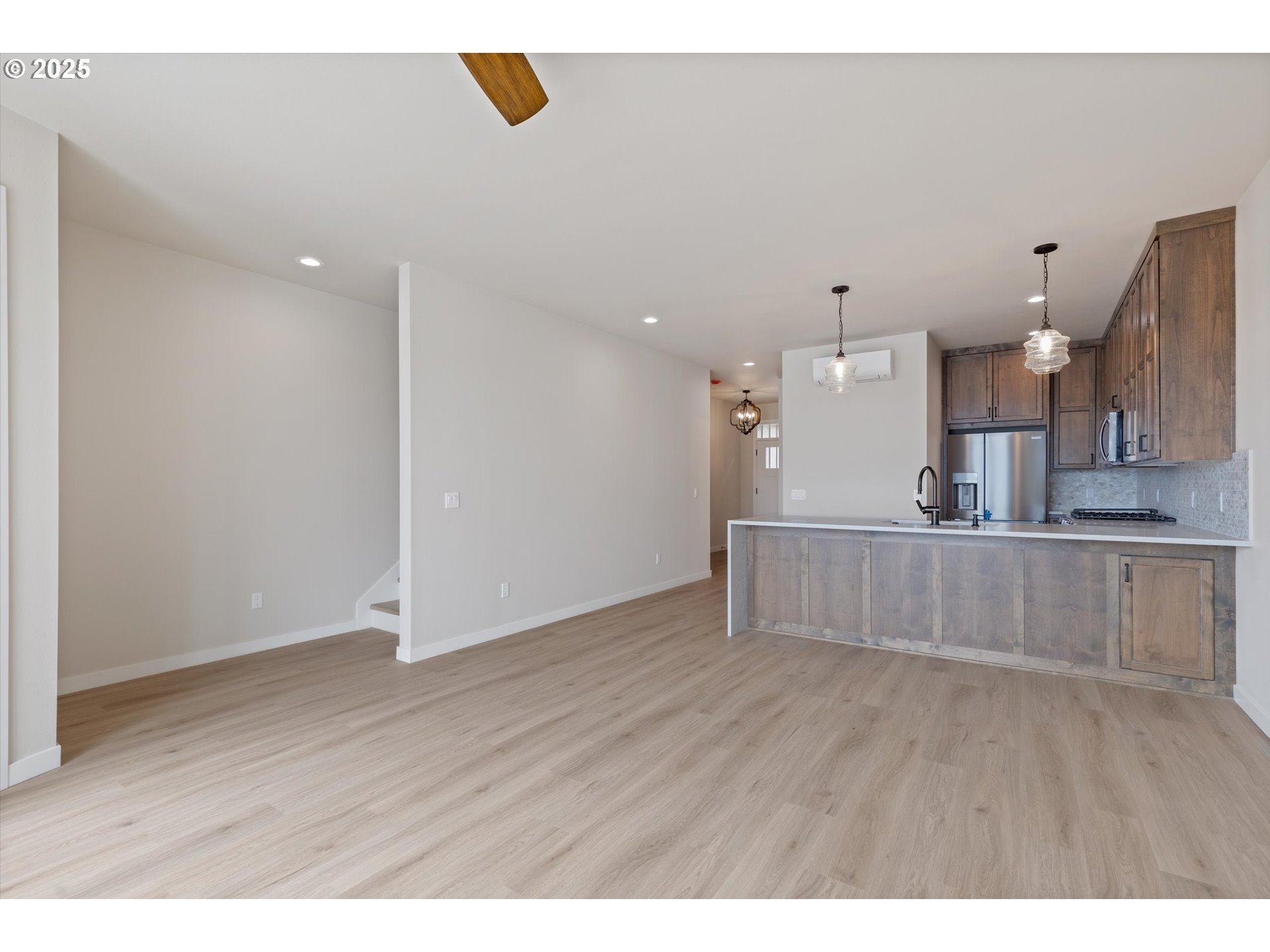 815 Southwest 13th Street, Unit 3 Newport, OR 97365 - Photo 9 of 30
