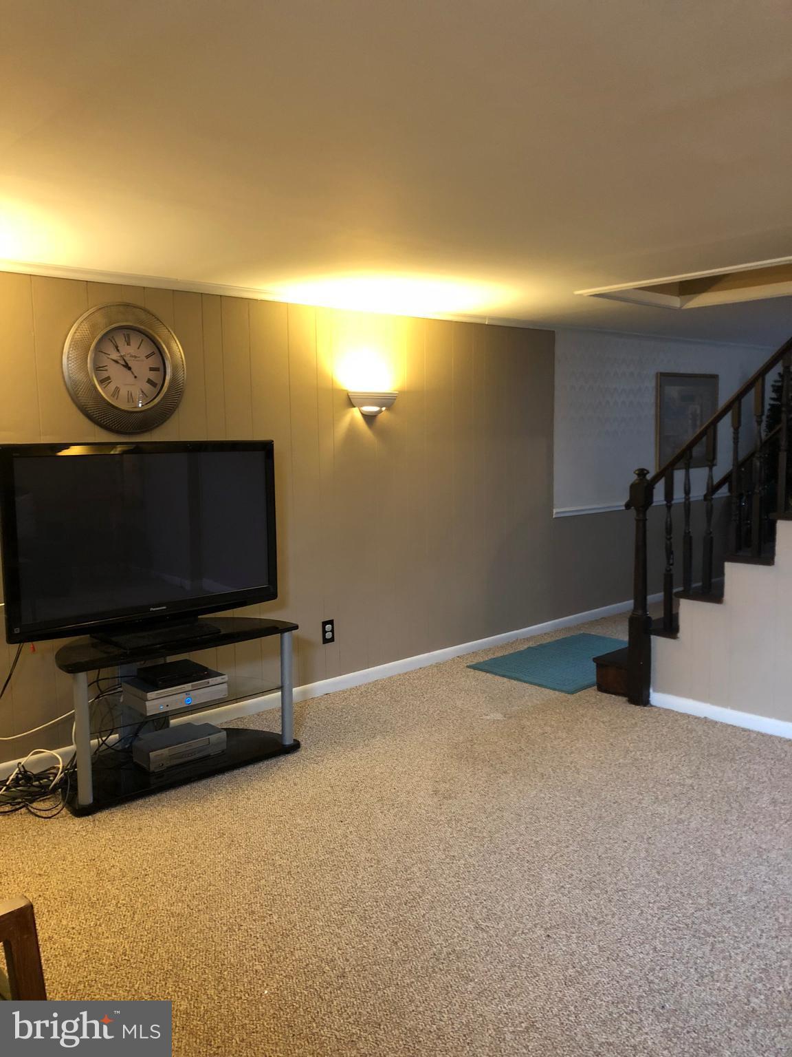 5521 Whitwood Road Baltimore, MD 21206 - Photo 23 of 30 Family Room