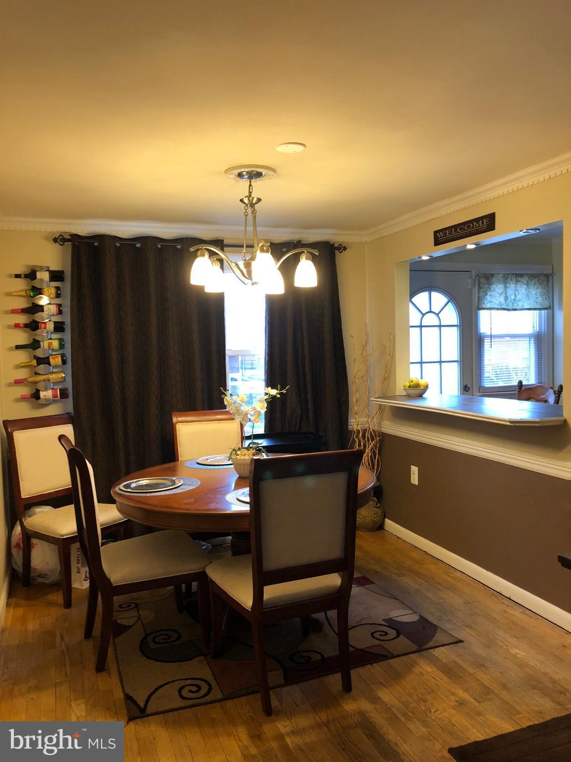 5521 Whitwood Road Baltimore, MD 21206 - Photo 9 of 30 Sep Dining w/ Breakfast Bar and View