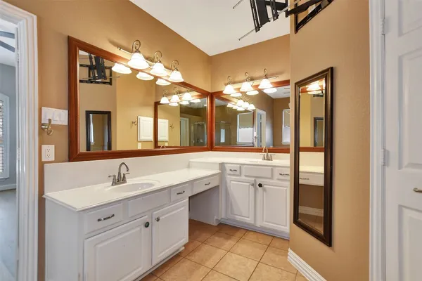 $4,600 | 79 West Frontera Circle, The Woodlands, TX 77382